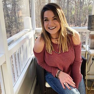 Meet your Posher, Olivia